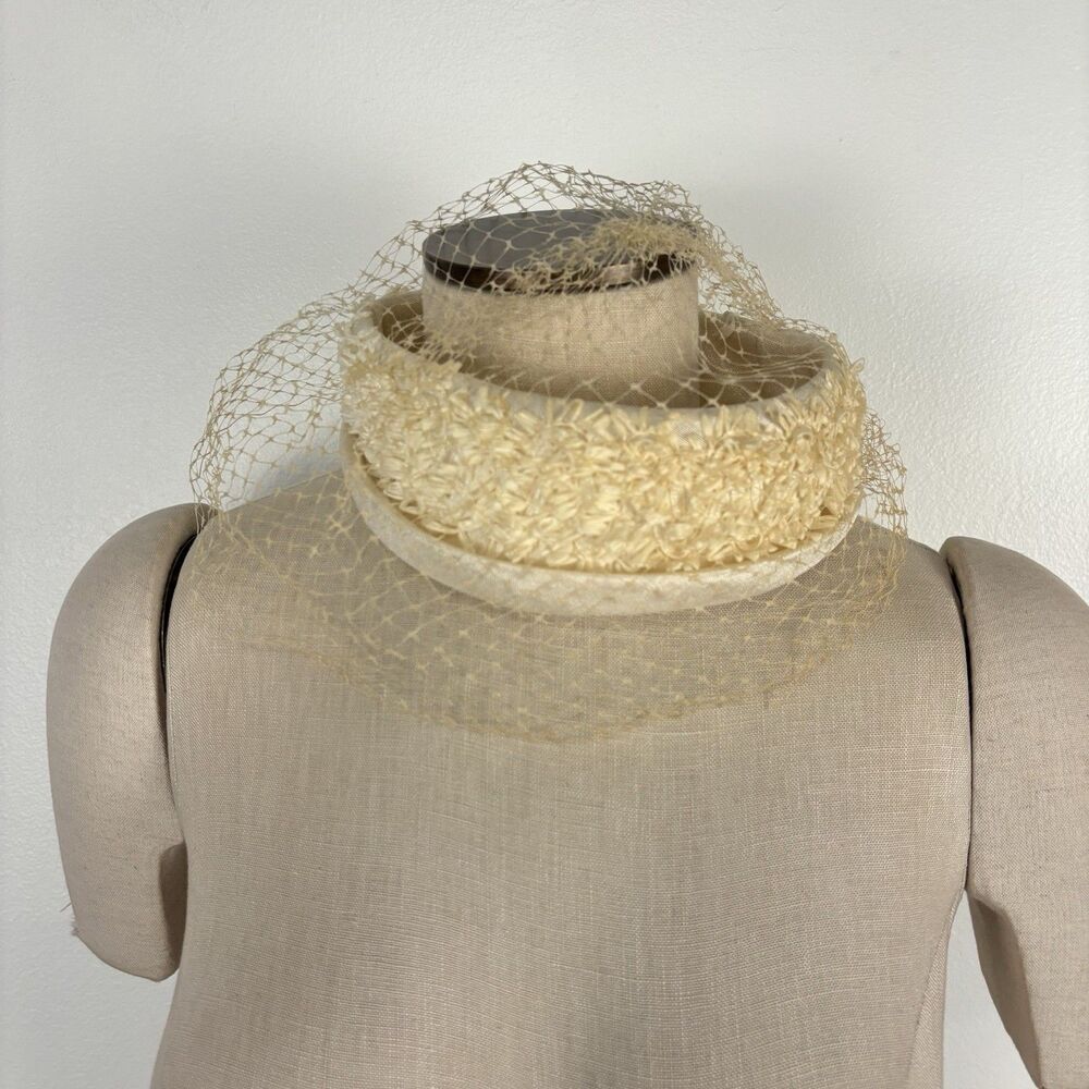 Vintage 1940s 1950s Pillbox Veiled Fascinator Woman’s Hat Crown Netting - Picture 10 of 11